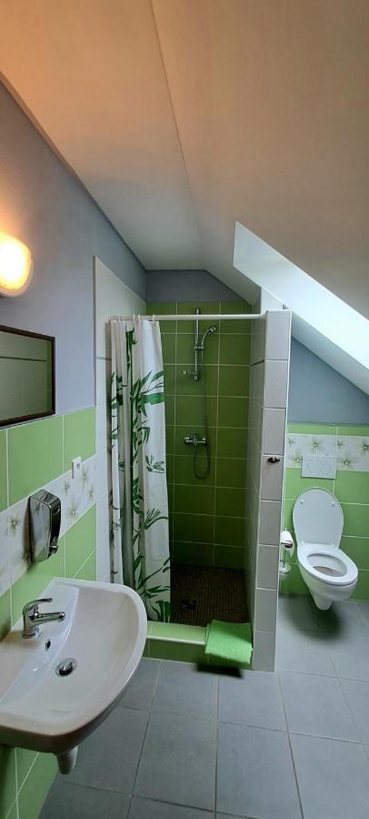 Ubytovanie U Huberta Bešeňová Extérieur photo