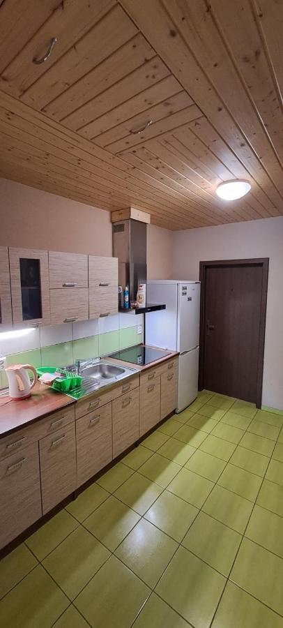 Ubytovanie U Huberta Bešeňová Extérieur photo