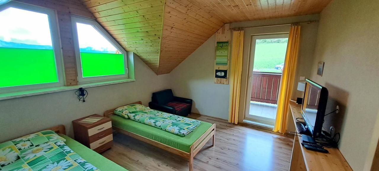 Ubytovanie U Huberta Bešeňová Extérieur photo