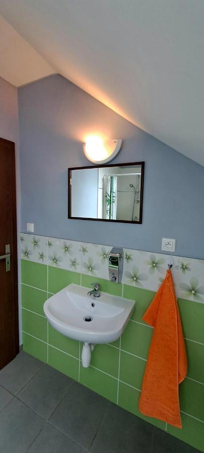 Ubytovanie U Huberta Bešeňová Extérieur photo