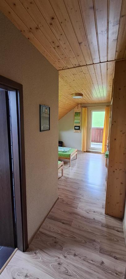 Ubytovanie U Huberta Bešeňová Extérieur photo
